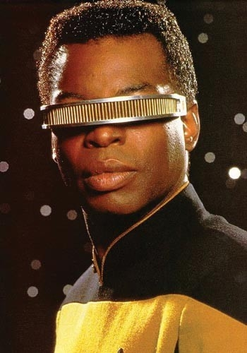 Illustration for article titled Trekkie Recreates Awesome Set of Star Trek: Voyager in a Studio Apartment